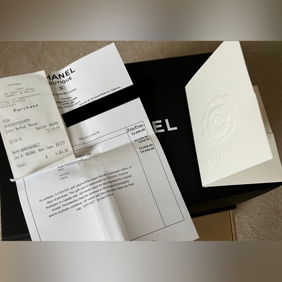 AUTHENIC CHANEL THE BOY WALLET ON CHAIN - Picture 2 of 4